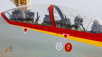 Felipe VI prueba el avión de  entrenamiento Pilatus en el que se formará la princesa Leonor