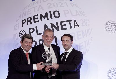 Una historia de impostura: el fenómeno Carmen Mola y la estrategia detrás de los pseudónimos