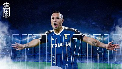 Santi Cazorla regresa al fúbol español con el Real Oviedo, el club de sus amores