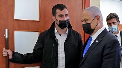 Juicio por corrupción a Netanyahu: la Fiscalía israelí asegura que el primer ministro usó su poder "ilegítimamente"