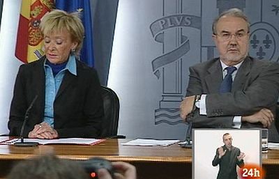 De la Vega y Solbes han explicado las medidas contra la crisis | Ver
