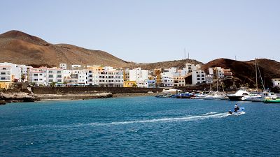 Las islas canarias de La Gomera, El Hierro y La Graciosa, además de la isla balear de Formentera pasarán el próximo lunes a la Fase 3 de la desescalada, dada la buena evolución de la epidemia de coronavirus en ellas. Las cuatro islas llevan al menos