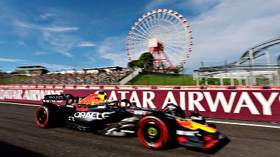 Verstappen logra la 'pole' en Japón, con Sainz sexto y Alonso décimo