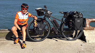 El aventurero madrileño se sube de nuevo a la bicileta para afrontar la tercera etapa de su proyecto solidario.