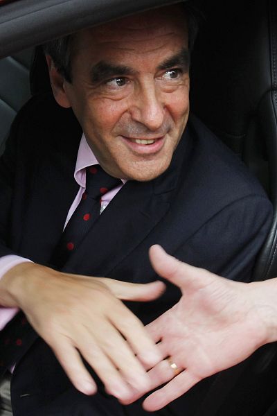 Francia asegura que reducirá el déficit del 8% al 3% en 2013