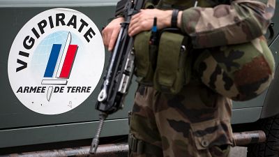 Francia eleva al máximo su nivel de alerta terrorista tras el atentado en Moscú