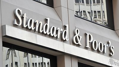 S&P rebaja la nota de la deuda de España y quita a Francia la triple A, la máxima calificación
