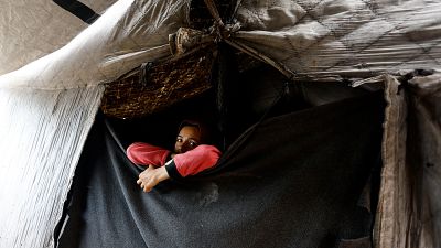 El frío y la lluvia congelan la esperanza de la población en Gaza: "Si no nos matan las bombas, lo hará el invierno"