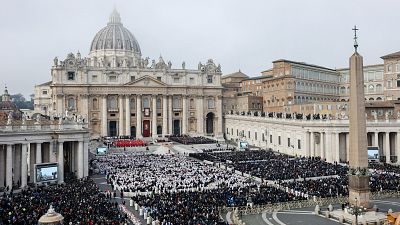 El funeral del papa Francisco, un evento simbólico y multitudinario regido por un "protocolo diplomático"