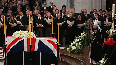 Miles de londinenses despiden a Margaret Thatcher Miles de londinenses despiden a Margaret Thatcher