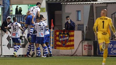 El Linares y el Alcoyano eliminan de la Copa al Alavés y al Levante, los primeros de Primera