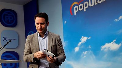 El PP hace autocrítica tras el batacazo electoral y apoya a Casado El PP hace autocrítica tras el batacazo electoral y apoya a Casado