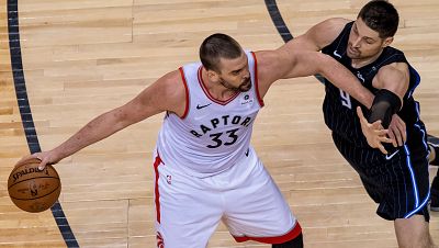 Gasol e Ibaka apoyan la exhibición de Leonard en el triunfo de los Raptors