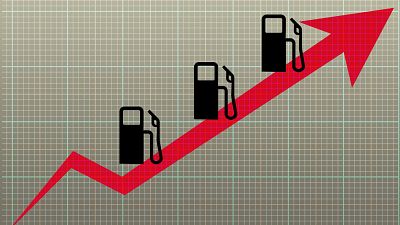 La escalada de precios en los combustibles obliga al Gobierno a mantener la rebaja de 20 céntimos durante noviembre