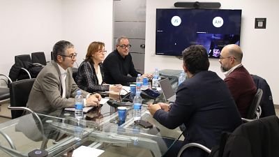 La Generalitat pacta amb Adif i Renfe millorar la informació i l'atenció als usuaris