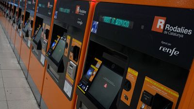 Renfe y Adif suspenden el servicio de Rodalies en Cataluña hasta que se pueda garantizar la seguridad