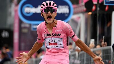 Isaac del Toro vence en la etapa 17 del Giro de Italia y da un golpe sobre la mesa en la general