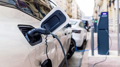 El Gobierno aprueba ayudas de hasta 4.500 euros para coches eléctricos fabricados en la Unión Europea