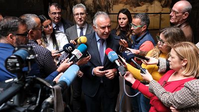 El Gobierno asumirá a los mil menores que piden asilo en Canarias, pero no puede hacerlo "de la noche a la mañana"