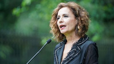 El Gobierno critica al PP por la medalla de Ayuso a Milei | Ver El Gobierno critica al PP por la medalla de Ayuso a Milei | Ver