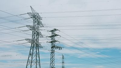 El Gobierno disparará la inversión en la red eléctrica un 65% hasta 13.600 millones para paliar su saturación