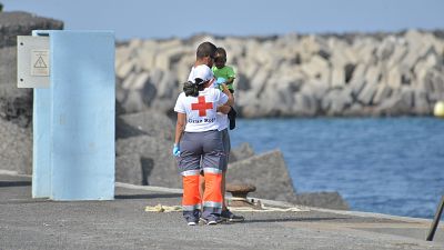 El Gobierno inicia el reparto de menores migrantes no acompañados con diez derivaciones a la Península