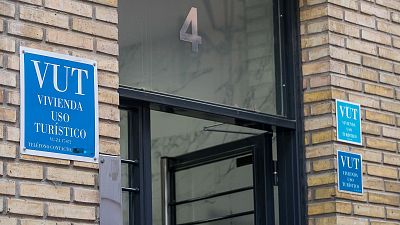 Los nuevos pisos turísticos necesitarán la autorización de tres quintas partes de los vecinos, según Economía
