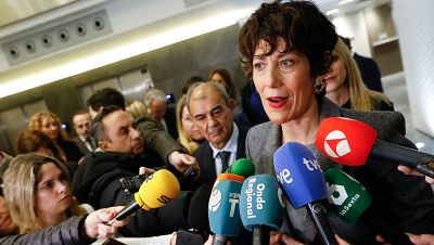 El Gobierno matiza que el acuerdo con Junts no establece que la lengua sea "un requisito" para dar permisos de residencia