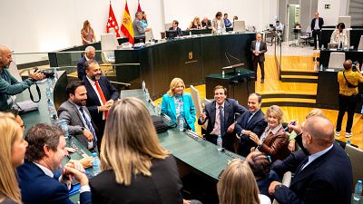 El Gobierno pide al PP que rectifique y estudia "impugnar" la iniciativa de Madrid sobre el "trauma postaborto"