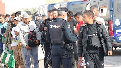 El Gobierno reitera que no es posible "expulsar directamente" a los inmigrantes de Ceuta: "El PP no es un partido de Estado"