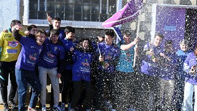 León celebra el Premio Gordo de Navidad tras los incendios - La tarde en 24h | Ver