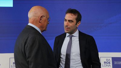 El president del Banc Sabadell, Josep Oliu, amb el ministre d'Economia, Carlos Cuerpo El president del Banc Sabadell, Josep Oliu, amb el ministre d'Economia, Carlos Cuerpo