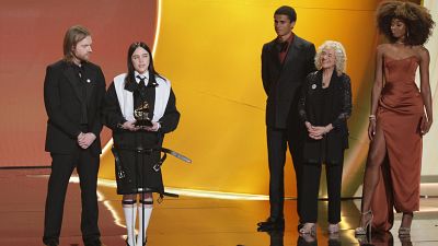 Los Grammy se politizan: las estrellas cargan contra el ICE y Trump... y el Dalái Lama se lleva un premio