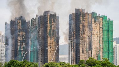 Al menos 44 muertos y 279 desaparecidos en un gran incendio en una zona residencial de Hong Kong
