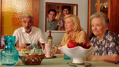 Cuéntame cómo pasó - La familia Alcántara tampoco se perdió el estreno de 'El Grand Prix' Cuéntame cómo pasó - La familia Alcántara tampoco se perdió el estreno de 'El Grand Prix'