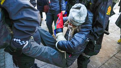 La policía noruega detiene a Greta Thunberg en una protesta en contra de dos parques eólicos