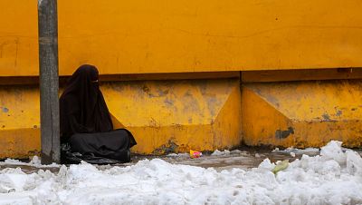 El grito desesperado de Afganistán en un invierno talibán: "No distinguimos entre catarro, coronavirus o hambre"