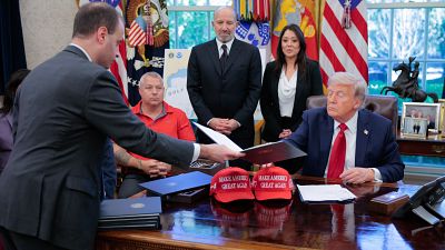 Guerra comercial, tensión con aliados y promesas por cumplir: la "controvertida" política exterior de Trump