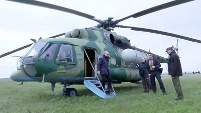 Putin visita a los mandos militares en las ocupadas Jersón y Lugansk por primera vez desde que empezó la guerra
