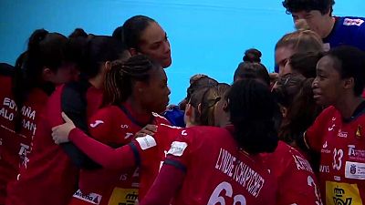 Las Guerreras dan la vuelta a la eliminatoria ante Croacia (23-17) y estarán en el Mundial