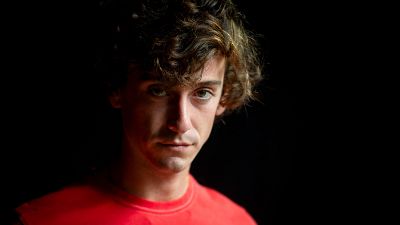 Guitarricadelafuente publica 'Spanish leather', su segundo álbum: "Hay una intención de reírse de la situación actual"