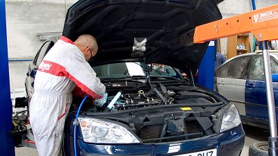 Hacienda propone deducciones fiscales a empresas que contraten a trabajadores por encima del salario mínimo