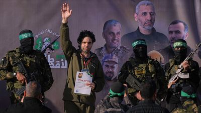 Hamás libera a los tres rehenes previstos en el cuarto intercambio de la tregua en Gaza
