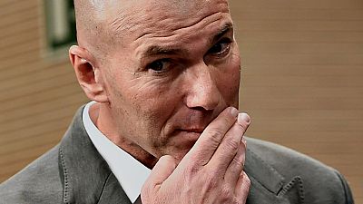 El regreso de Zinedine Zidane al banquillo del Real Madrid ha disparado los temores en Francia a que éste pueda ejercer su gran ascendiente sobre la estrella del Paris Saint-Germain (PSG) Kylian Mbappé para convencerle de que fiche por el club españo