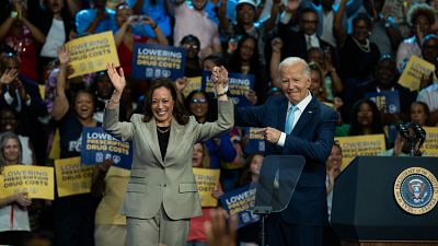 Harris y Biden realizan el primer acto juntos tras el relevo demócrata en la carrera electoral