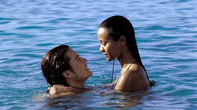 Orlando Bloom y Zoe Saldana viven una peligrosa historia de amor en 'Haven'