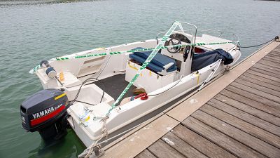 Un herido al colisionar dos narcolanchas en el Guadalquivir en una persecución de la Guardia Civil