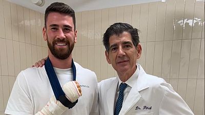 El "héroe en la sombra" detrás del Guante de Oro del Mundial - TeleCantabria | Ver