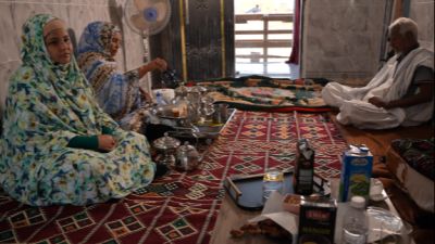 La historia de Mohamed, Minatu y Umtha, tres generaciones marcadas por el exilio tras la Marcha Verde - Telediario 1 | Ver La historia de Mohamed, Minatu y Umtha, tres generaciones marcadas por el exilio tras la Marcha Verde - Telediario 1 | Ver