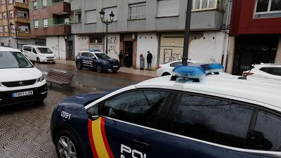 Un hombre mata a su pareja en plena calle en Langreo en un presunto caso de violencia de género
